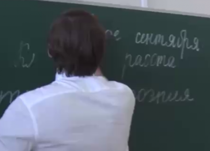 Министр просвещения РФ Сергей Кравцов помыл кабинет в школе Ставрополя