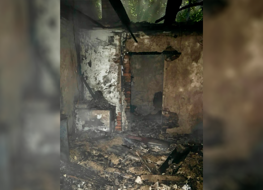 Ночной пожар из-за сигареты на 80 квадратах унес жизнь мужчины в Георгиевске