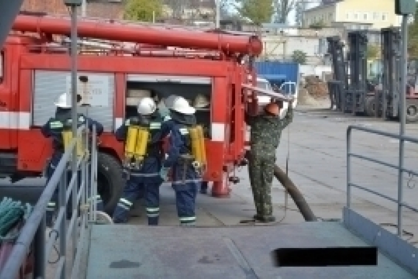 В Ставрополе на нефтебазе загорелся резервуар