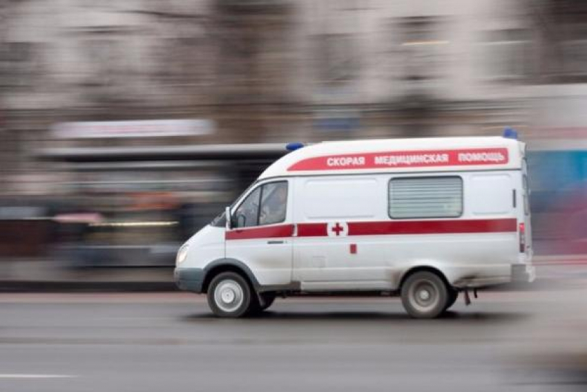 Мужчина ударил себя ножом в живот в Ставрополе