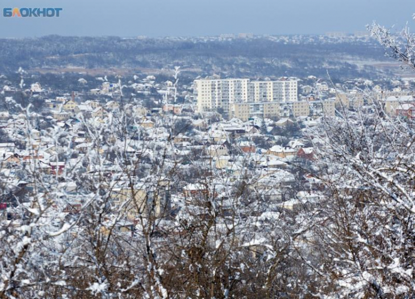 Ветер до 20 метров в секунду, гололед и снегопад пообещали синоптики в течение суток в Ставрополе