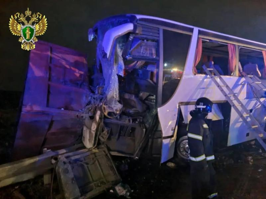 Пятеро погибли, 38 в больнице: шок-авария с автобусом из Грузии произошла на Ставрополье 