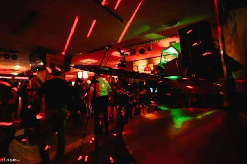 Весёлый и экономный банкет можно заказать в диско-баре «Крыжополь»