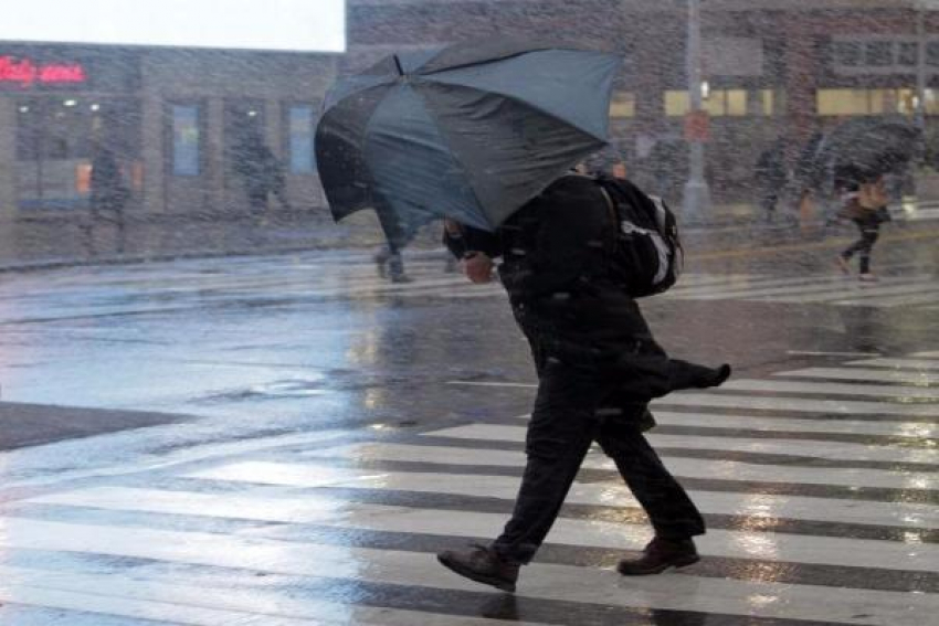 Сильный ветер и дождь обрушатся на Ставрополье в воскресенье