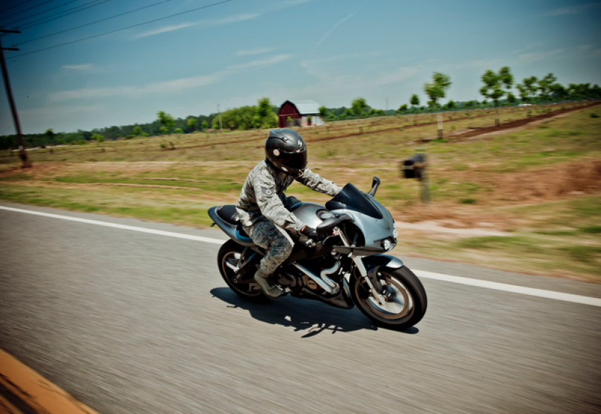 В Ставрополе мотоциклист сбил двоих пешеходов