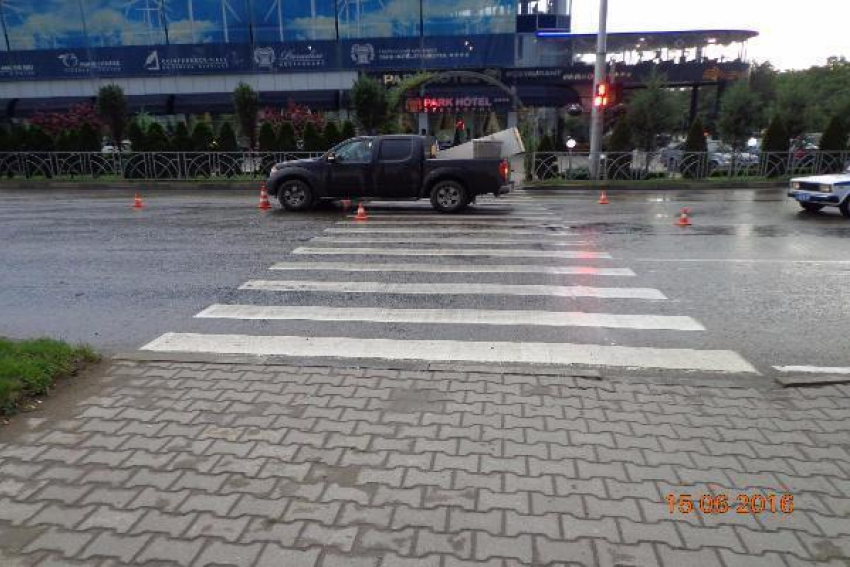 На улице Доваторцев Ставрополя сбили несовершеннолетнюю девушку