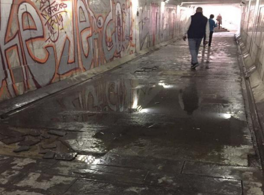 Затопленный подземный переход возмущает жителей Кисловодска