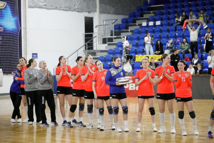 «Ставрополье» оказалось вне игры: женская гандбольная команда — на грани краха