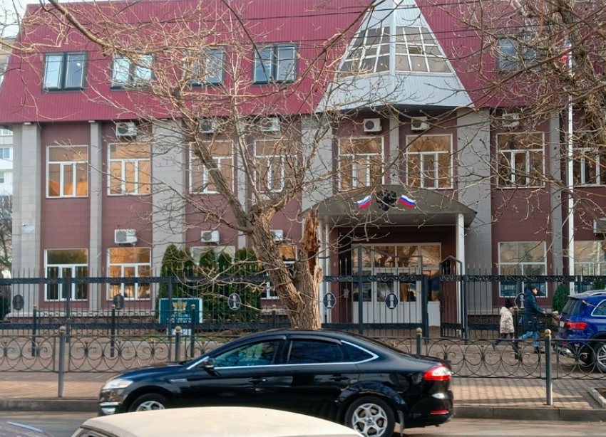 В Ставрополе потратят 8,3 миллиона рублей на фасад и окна здания судебных приставов
