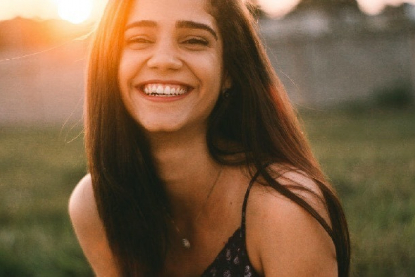 «Блокнот» запускает фотоконкурс «Самая очаровательная улыбка»