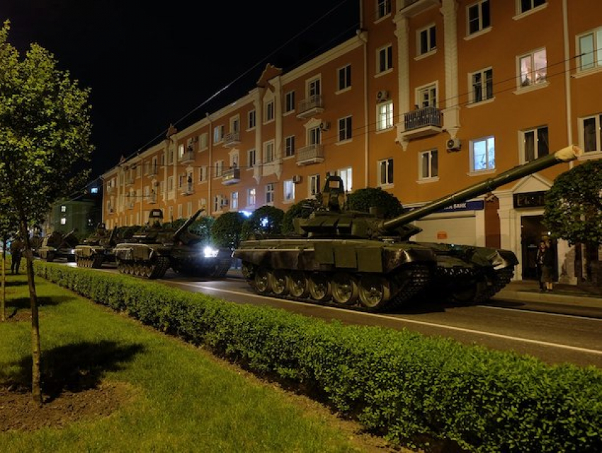 По Ставрополю могут проехать танки, разрушив дороги