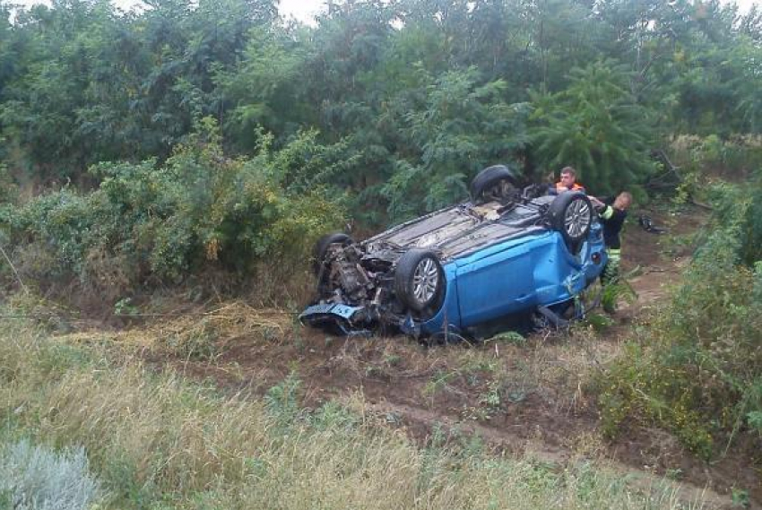 Двое пассажиров погибли при обгоне КамАЗа на трассе Ставрополья
