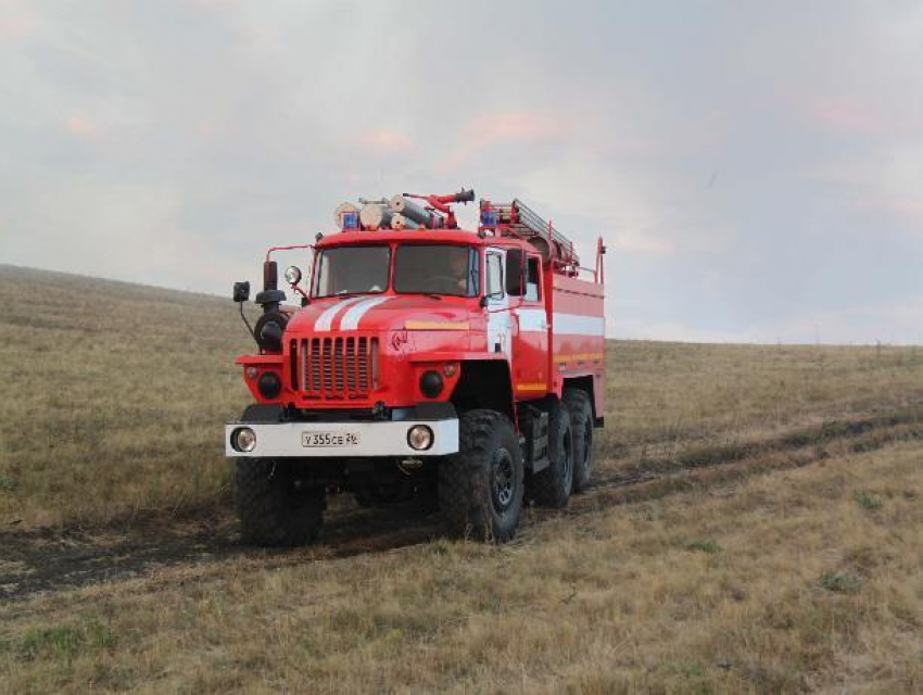 Ставропольские пожарные более ста раз за двое суток выезжали на тушение сухой растительности