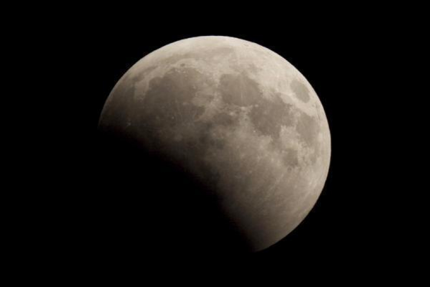 Лунное затмение в полутеневой фазе увидят жители Ставрополья
