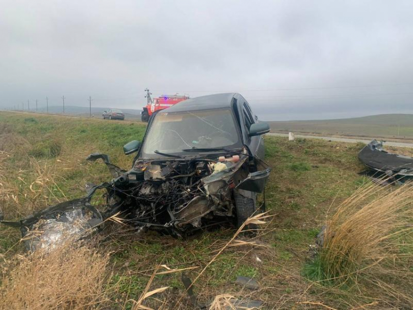 Два пассажира мертвы, еще трое госпитализированы: столкновение машин на встречке закончилось аварией на Ставрополье