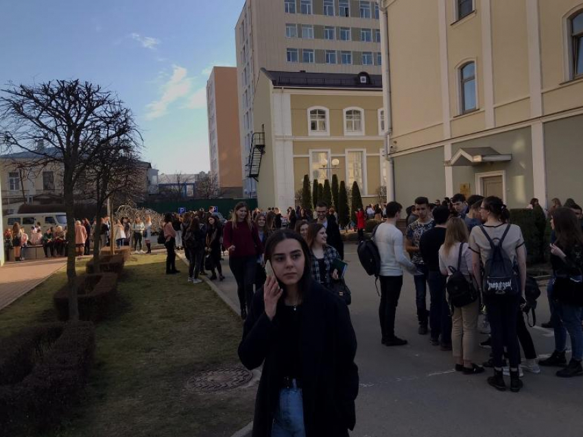 В ставрополе студентов СКФУ эвакуировали из-за угрозы теракта