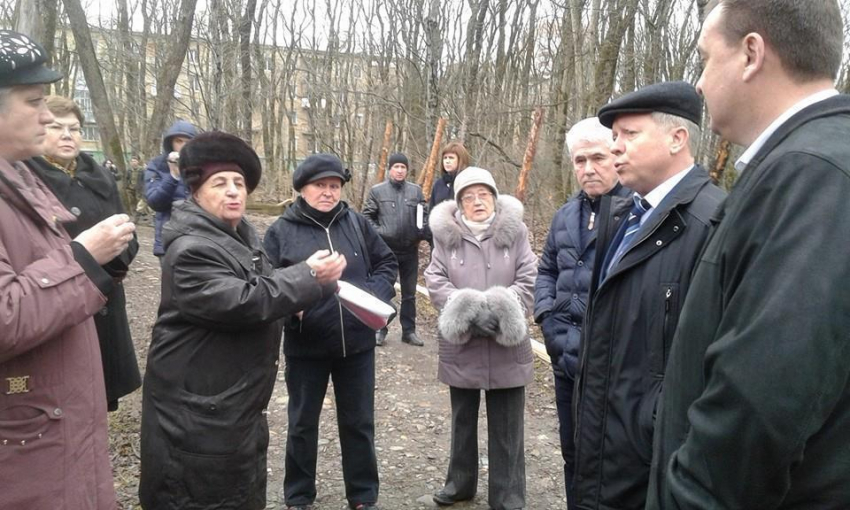 В Таманском лесу начали незаконное строительство