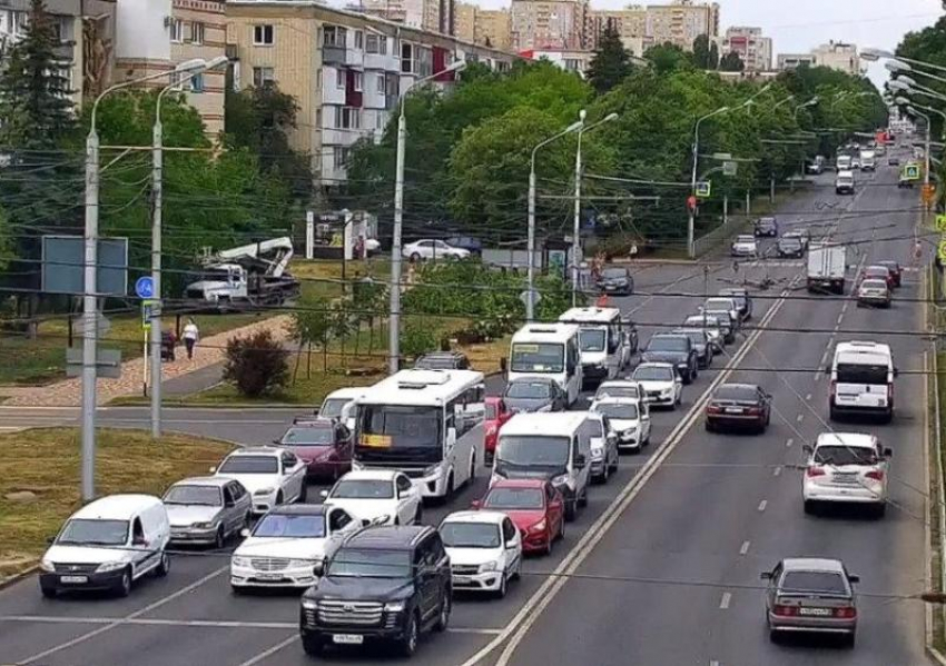 К расширению улицы Шпаковской приступили в Ставрополе 