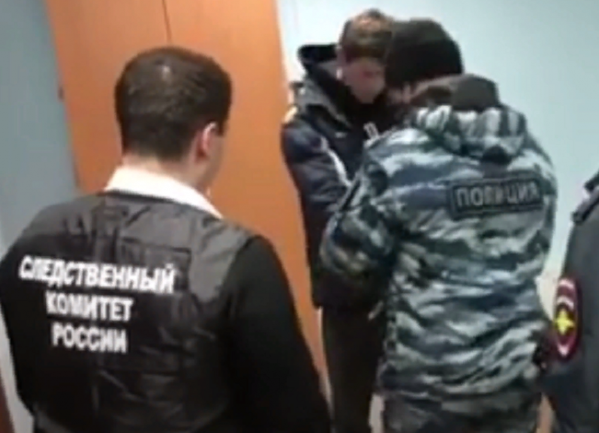 Появилось видео с задержанием ставропольцев, напавших на мужчину с ребенком в «Перспективном»