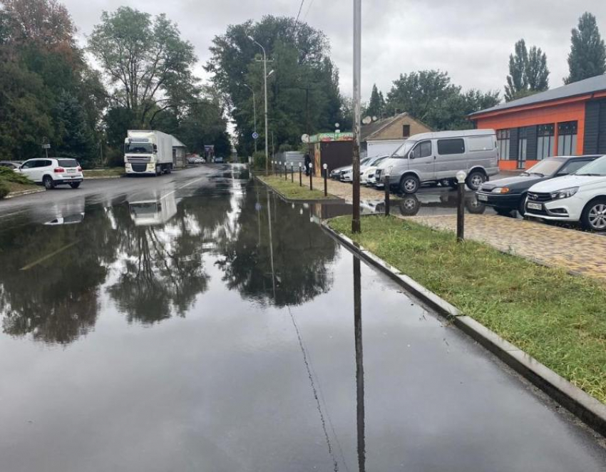 Залитые водой после дождя дороги в Минводах прокомментировали в администрации