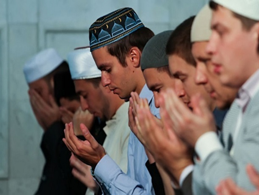 Священный месяц Рамадан начали отмечать с 17 мая мусульмане Ставрополя