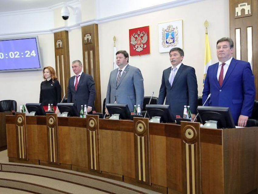 В Ставропольской думе дали старт предвыборной кампании и обсудили губернатора