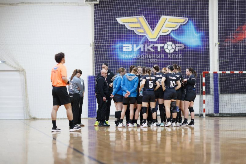 Попали под «Ладу»: гандболистки «Ставрополья» вернулись из Тольятти без очков