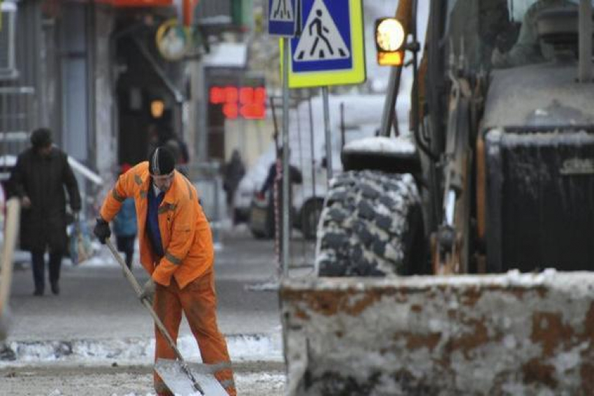 Снег перевел коммунальные службы Пятигорска в круглосуточный режим