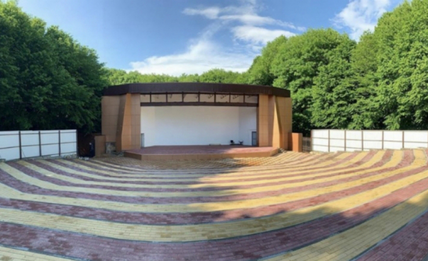 В парке Победы Ставрополя восстановили «Зеленый театр»