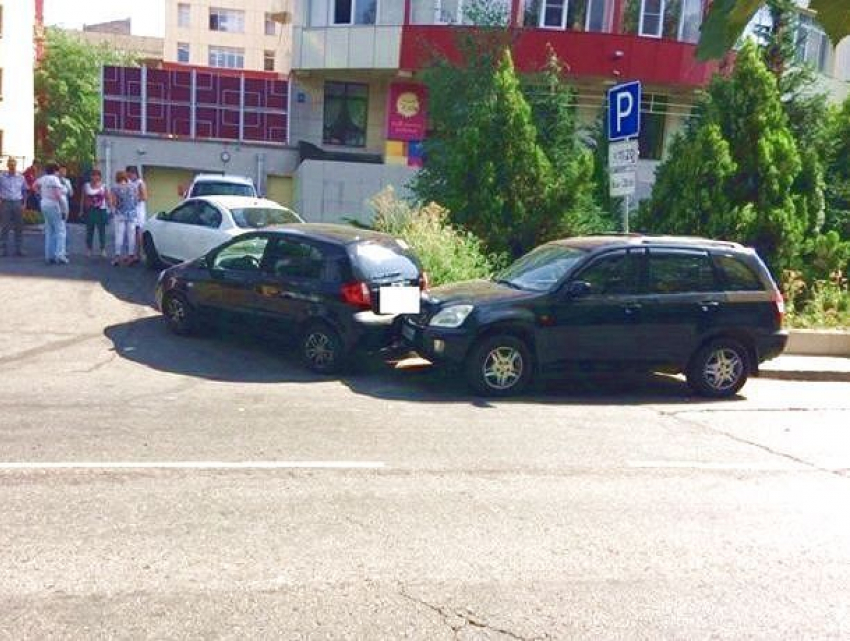 Смерть водителя от сердечного приступа привела к серьезному тройному ДТП в Ставрополе