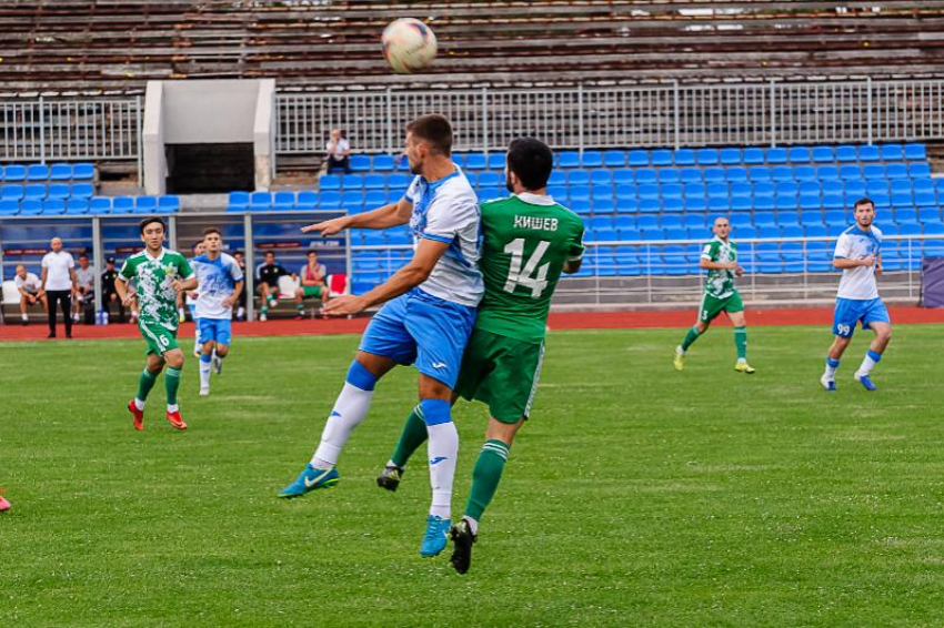 Разгром в Зеленокумске и интрига в Красногвардейском: итоги 19 тура футбольного чемпионата края