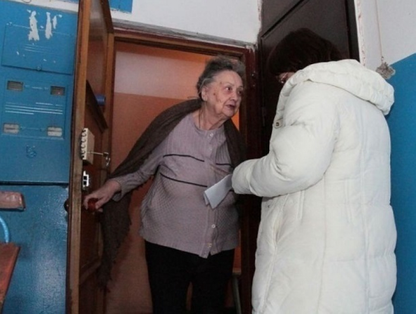 Самозванцы с поддельными удостоверениями горгаза выманивают деньги у пенсионеров в Ставрополе