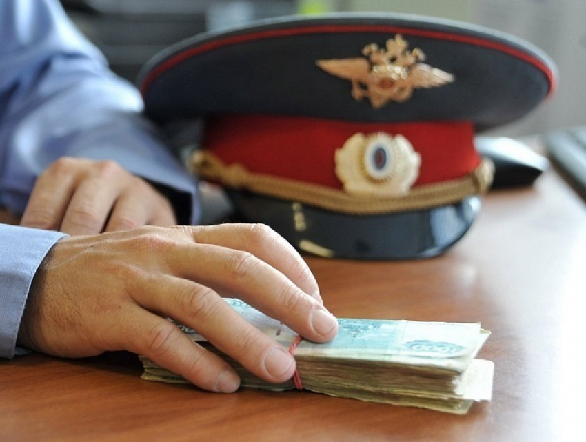 Полицейский требовал три миллиона рублей за прекращение проверки предприятия на Ставрополье