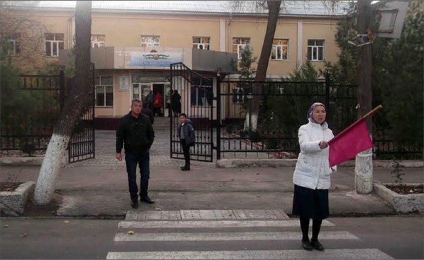Ставропольчанка регулировала перекресток, пока за сбитым пешеходом ехали врачи