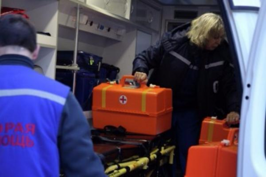 Упала с трапа самолета в Домодедово пожилая пассажирка из МинВод
