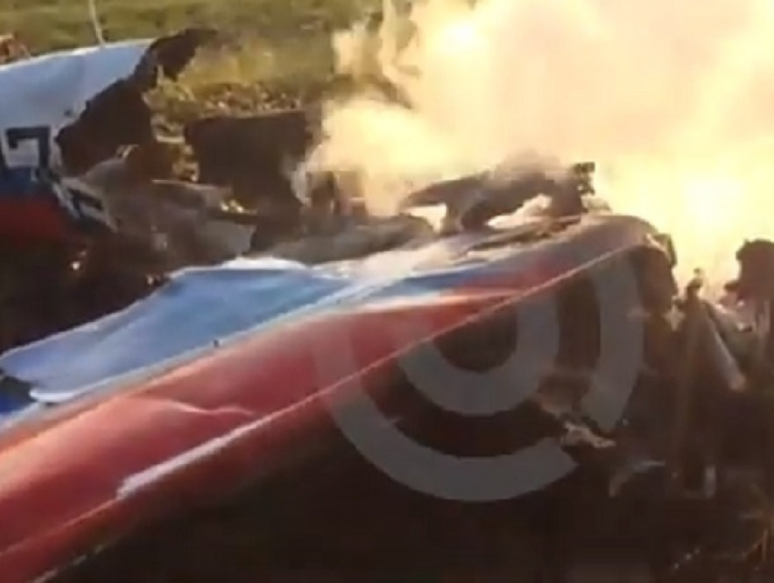 Появилось видео сгоревшего и разбитого после крушения самолета на Ставрополье