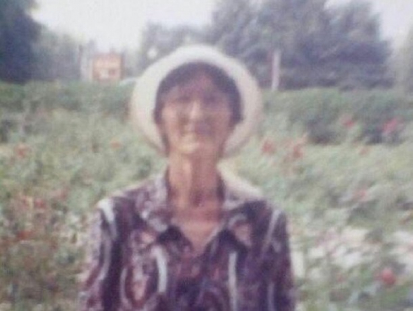 Женщина в малиновом пуховике вышла из дома и пропала на Ставрополье 