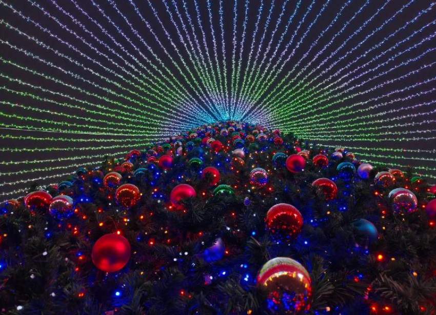 В Ставрополе убирают новогоднее убранство, но не всё 