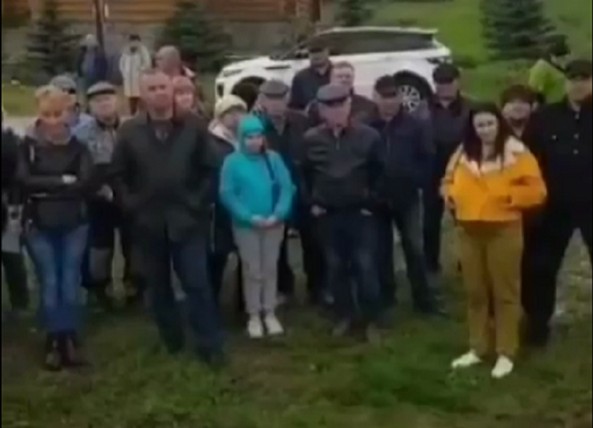 Жители Ессентуков записали видеобращение к губернатору, протестуя против застройки межуличного проезда