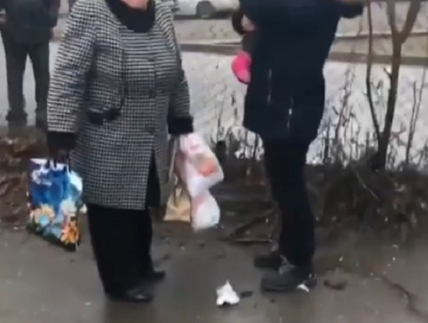 «Таксист обматерил нас и толкнул мою мать так, что ее увезла «скорая», - жительница Пятигорска 