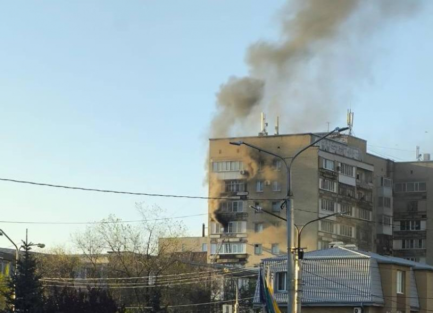 Человек погиб при пожаре в многоэтажке на юге Ставрополя 