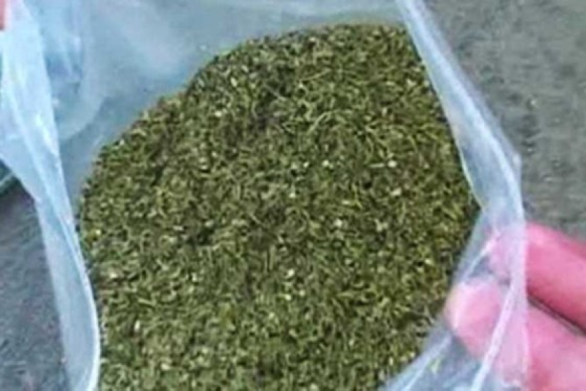 У водителя из Пятигорска при проверке документов на трассе нашли марихуану
