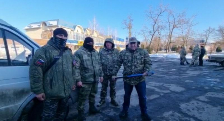 Кувалды для бойцов СВО передал глава Минвод Сергиенко