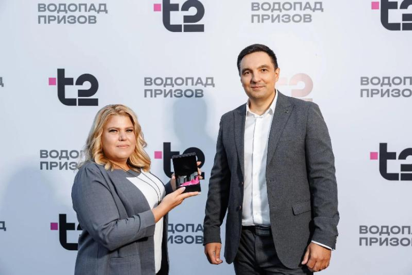 T2 вручил ключи от нового гибридного автомобиля жительнице Ставрополя