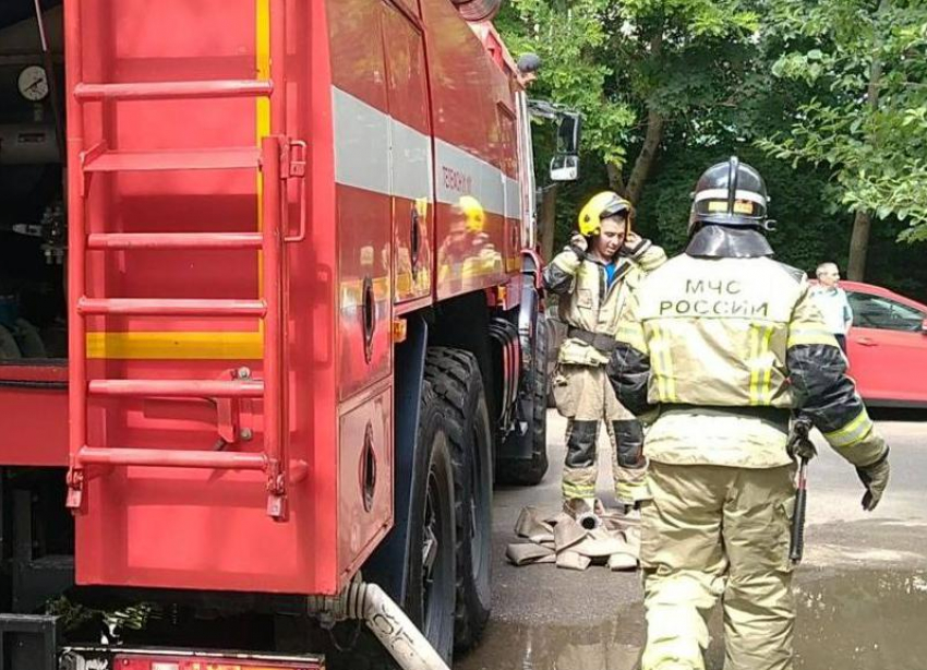 Из-за пожара в многоэтажке в Ставрополе эвакуировали 25 человек