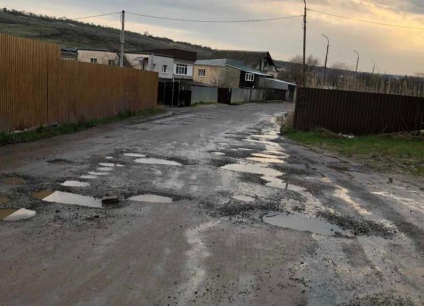 Ставропольцы пожаловались на «дырявый» асфальт на улице Юго-Восточная