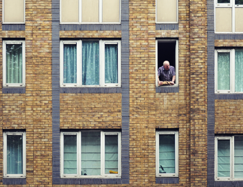 В Ставрополе женщина выбросилась с 10 этажа