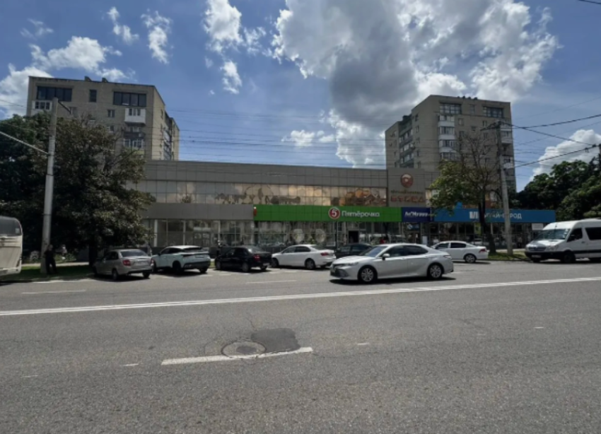 Коммерческое здание с «Читай-городом» в центре Ставрополя выставили на продажу за полмиллиарда рублей 
