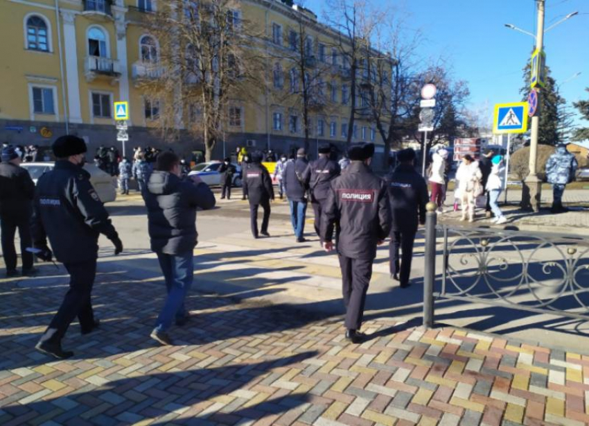 В Ставрополе начался митинг в поддержку Алексея Навального