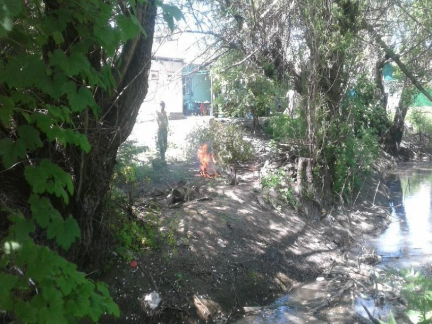 На Ставрополье после майских праздников из реки достали горы мусора